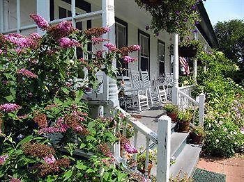 The Island Home Inn New Shoreham Екстериор снимка