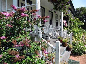 The Island Home Inn New Shoreham Екстериор снимка